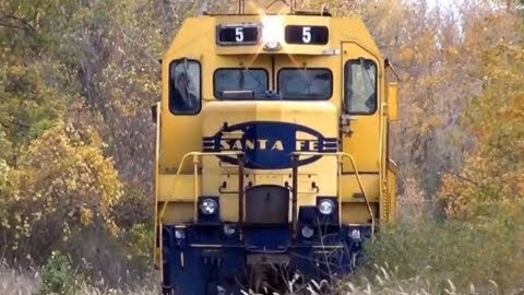 How does this train stay on the track? | Train Fanatics Videos