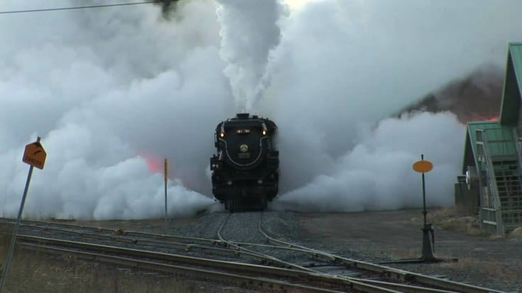 The CP 2816 Empress Cold Morning Steam Show | Train Fanatics Videos