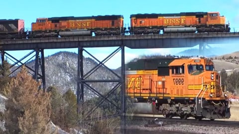 Climbing The Continental Divide Mullan Pass | Train Fanatics Videos