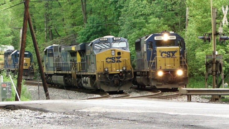 CSX Provides A Train Horn Symphony! | Train Fanatics Videos