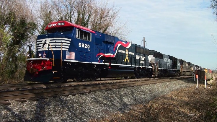 Military Veterans Honored By Norfolk Southern’s Bold Paint Scheme! | Train Fanatics Videos