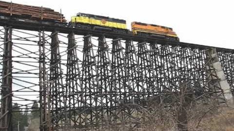 1908 Railroad Trestle Still Gets The Job Done | Train Fanatics Videos