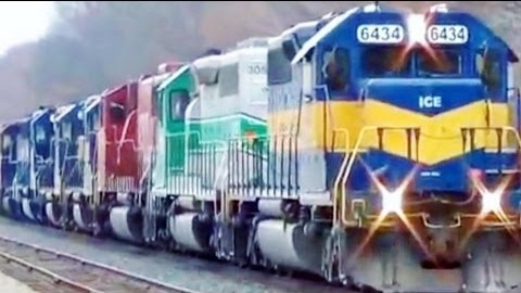 7 Locomotive “Lash-Up” Is A Colorful Sight! | Train Fanatics Videos