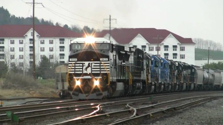 Norfolk Southern 8 Locomotive Display! | Train Fanatics Videos