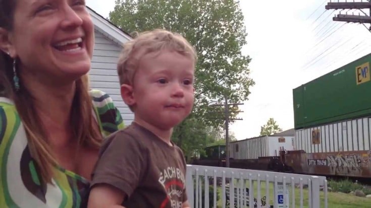 Norfolk Southern Engineer Waves To Son! | Train Fanatics Videos