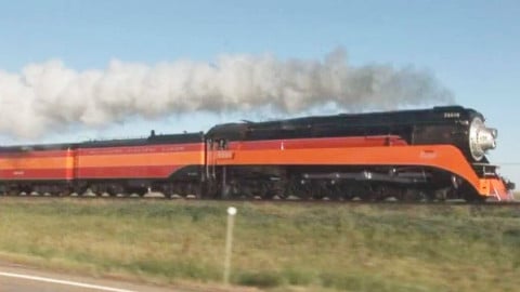 Pacing The Southern Pacific 4449 | Train Fanatics Videos