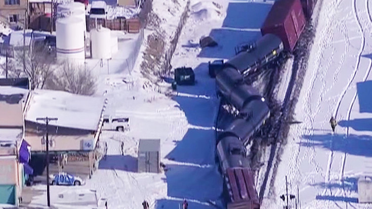 Missing Axle! BNSF Freight Derails In Colorado | Train Fanatics Videos
