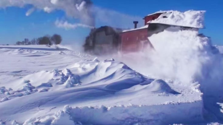 Strasburg Railroad’s #475 Plows The Line | Train Fanatics Videos