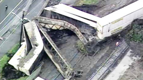 Mudslide Derails BNSF Freight Train | Train Fanatics Videos