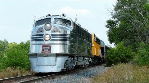 Breathtaking Nebraska Zephyr Shines On Through Illinois! | Train Fanatics Videos