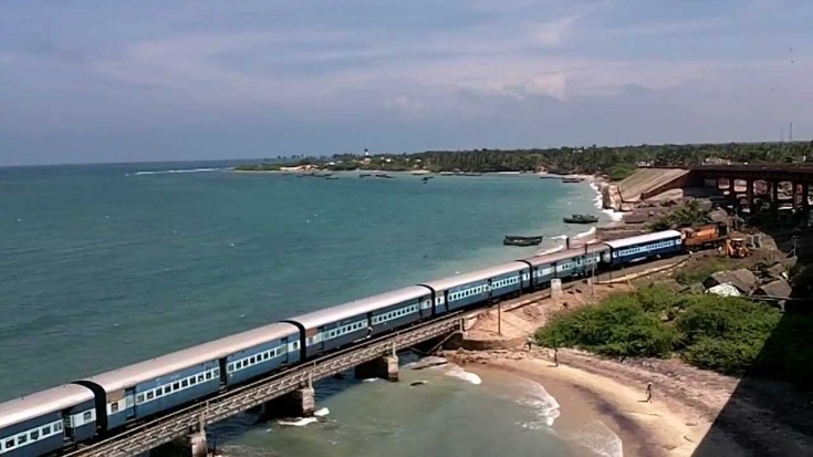 Passenger Train Precisely Navigates Pamban Bridge! | Train Fanatics Videos