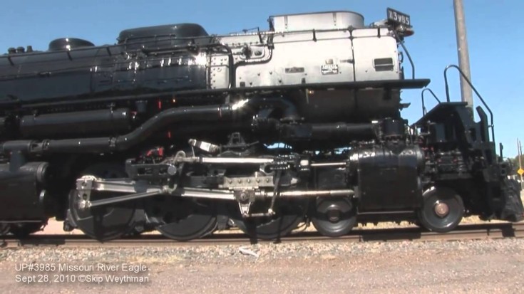 Union Pacific Railroad “Challenger” No. 3985 Up Close! | Train Fanatics Videos
