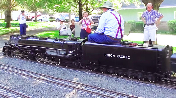 Large Scale ‘Big Boy’ Replica Stuns On Home Made Railroad! | Train Fanatics Videos