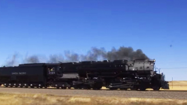 Union Pacific’s #3985 Full Throttle In Nebraska! | Train Fanatics Videos