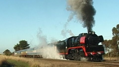 Aussie Steamer Stalls On Grade, Fights To The Top! | Train Fanatics Videos