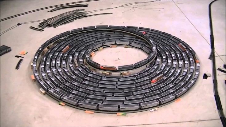 Endless H/O Scale Bi-Directional Spiral Train Set Will Blow You Away! | Train Fanatics Videos