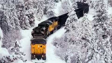 Snow Proves No Barrier For These Maintenance Of Way Train Crews! | Train Fanatics Videos