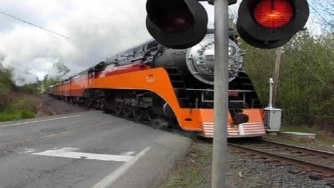 SP #4449 Gives The Best Pass  Shot We’ve Seen! | Train Fanatics Videos