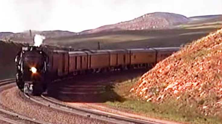 Union Pacific’s #3985 Challenger Challenges Sherman Hill! | Train Fanatics Videos