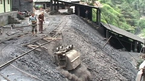 Mamiao Coal Mine Is A Health And Safety Nighmare! | Train Fanatics Videos