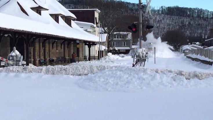 Reading and Northern Has No Time For Snow Plows | Train Fanatics Videos