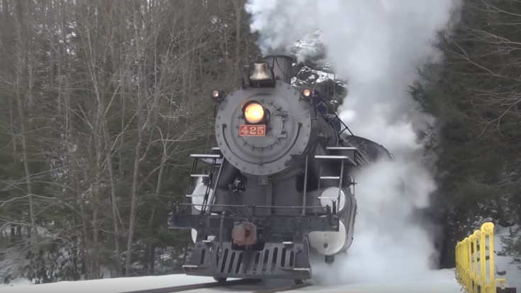 Reading And Northern’s #425 In Winter! | Train Fanatics Videos