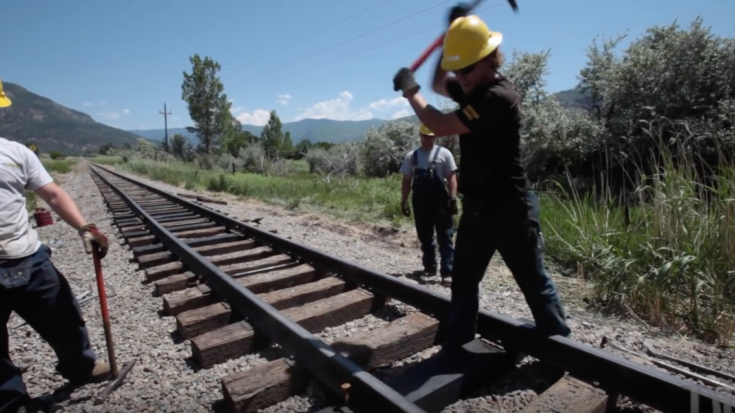 _1__Train_tracks_bend_in_heat_-_YouTube | Train Fanatics Videos