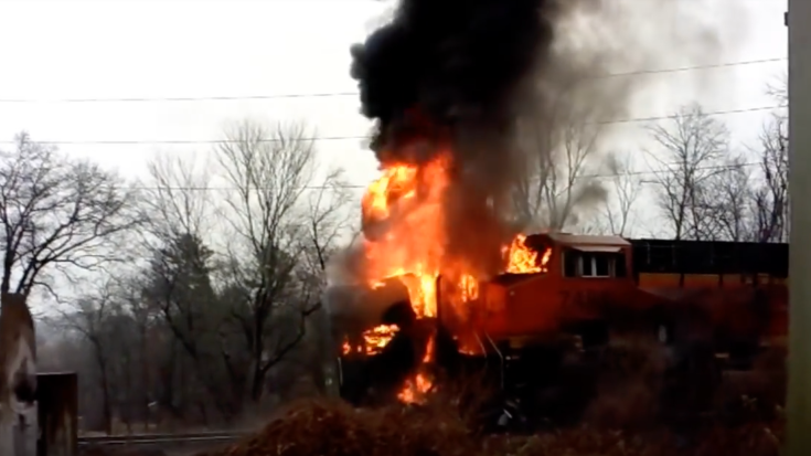 CSX Train Rams Into A Transport Truck | Train Fanatics Videos