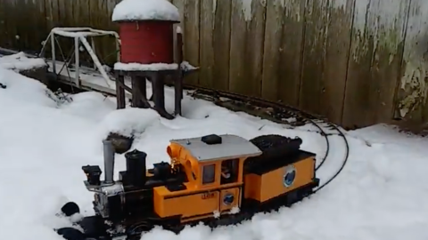 Garden Scale Train Not Afraid Of Snow! | Train Fanatics Videos Garden Scale Train Not Afraid Of Snow! | Train Fanatics Videos