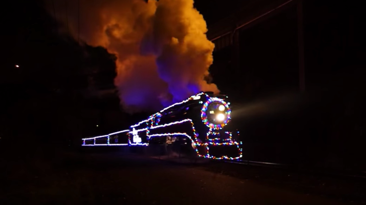 Southern Pacific #4449 Christmas Train | Train Fanatics Videos