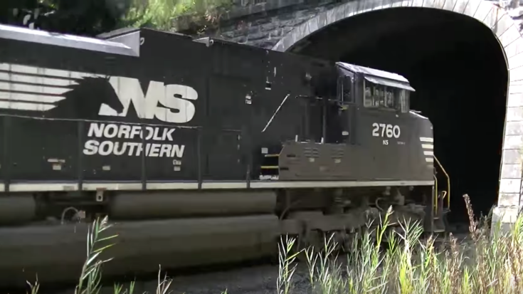 _3__Norfolk_Southern_stack_train_disappears_into_tunnel_-_YouTube | Train Fanatics Videos