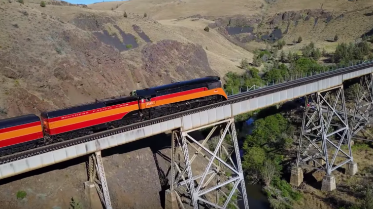 SP 4449 Pulls Cascades Daylight | Train Fanatics Videos