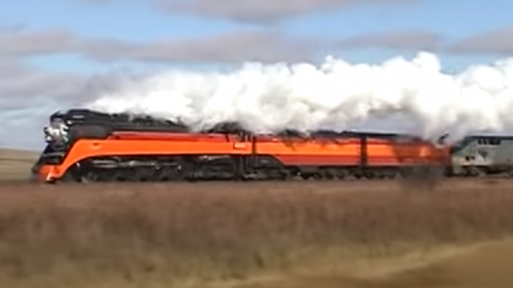 Chasing And Pacing SP 4449 ! | Train Fanatics Videos