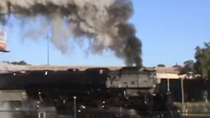 _3__Union_Pacific_Challenger_3985______Departs_Kansas_City__Missouri_Part_1_-_YouTube | Train Fanatics Videos