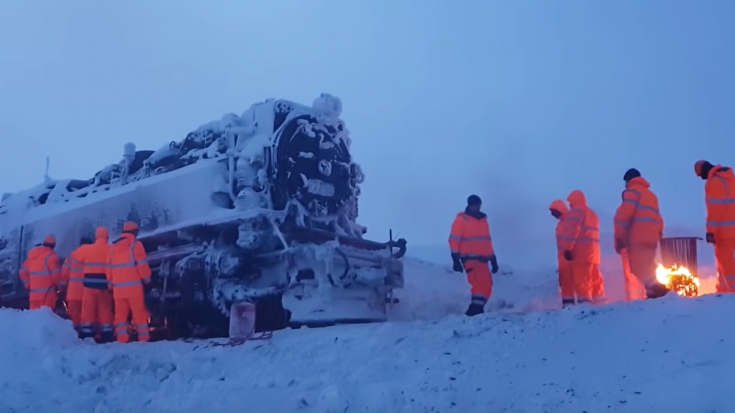 DR Class 99 234 Frozen In Place | Train Fanatics Videos