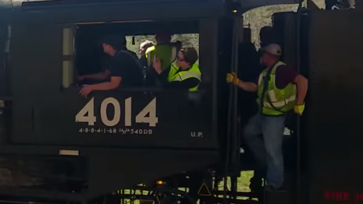 Pacing 4014 Big Boy And UP 844 | Train Fanatics Videos