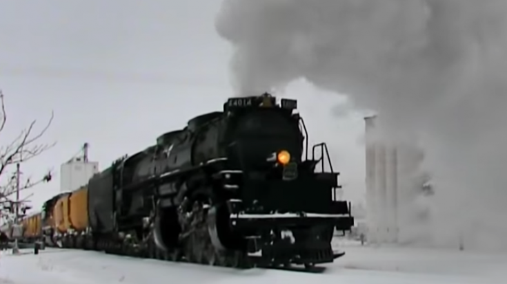 _47__Big_Boy__4014_in_the_cold_and_snow_Hays_to_Sharon_Springs__Kansas_2019_-_YouTube | Train Fanatics Videos