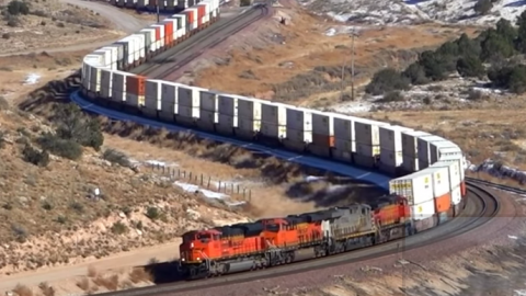 _148___HD__BNSF_Trains_in_Snow_through_Northern_Arizona__January_2018_-_YouTube | Train Fanatics Videos