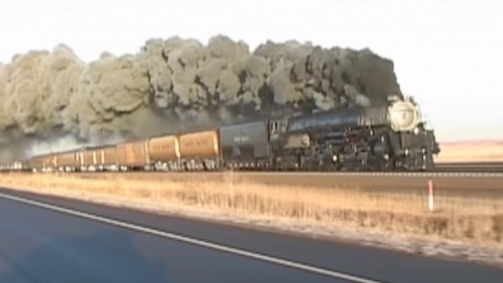 Union Pacific Challenger  #3985  Heading To Houston | Train Fanatics Videos
