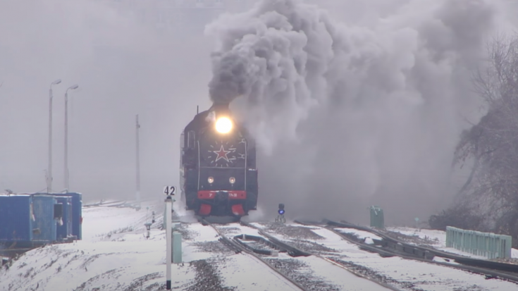 E Class Russian Locomotive ER 774 – 38 | Train Fanatics Videos