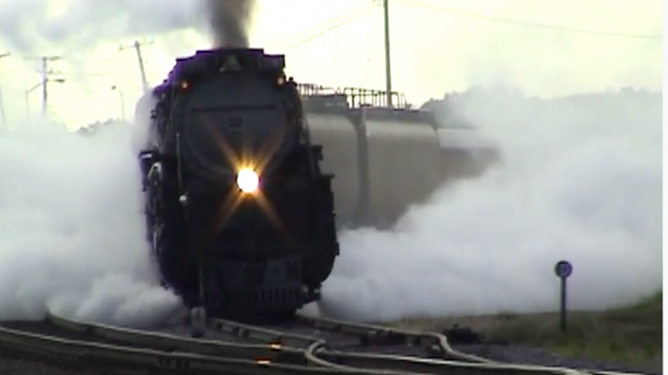 UP 3985 Leaving Chicago | Train Fanatics Videos UP 3985 Leaving Chicago | Train Fanatics Videos