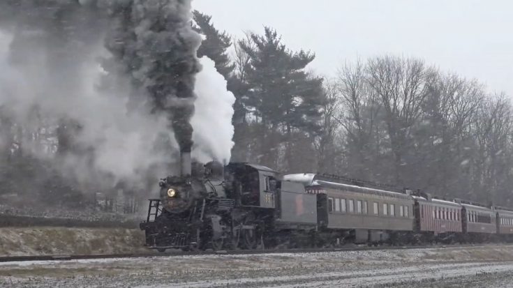 Strasburg Railroad #89 Snow Journey | Train Fanatics Videos