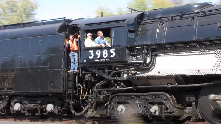 Pacing Union Pacific’s #3985 Locomotive | Train Fanatics Videos