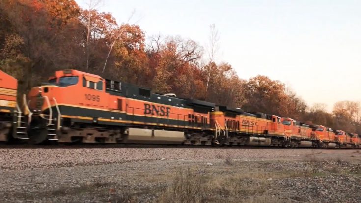 25 Locomotive BNSF Power Move | Train Fanatics Videos