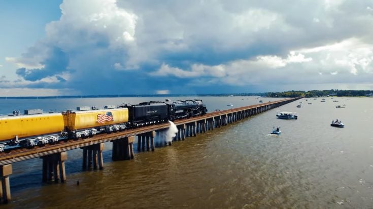 Big Boy #4014 Over Lake Houston | Train Fanatics Videos