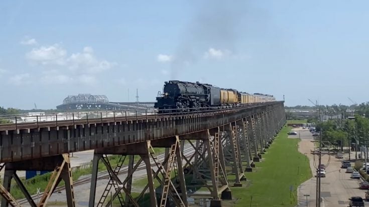 Big Boy #4014 Taking It Slow | Train Fanatics Videos