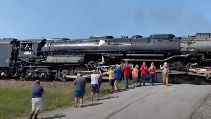 Pacing Big Boy #4014  In Missouri | Train Fanatics Videos