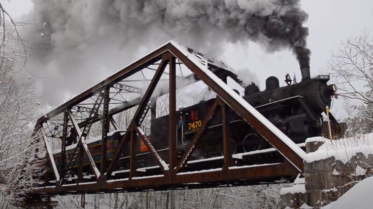 Winter On The Conway Scenic Railroad | Train Fanatics Videos