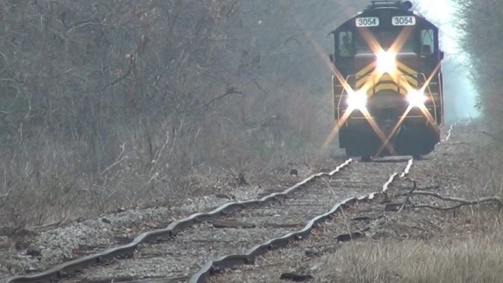 Bad Tracks, No Problem ! | Train Fanatics Videos