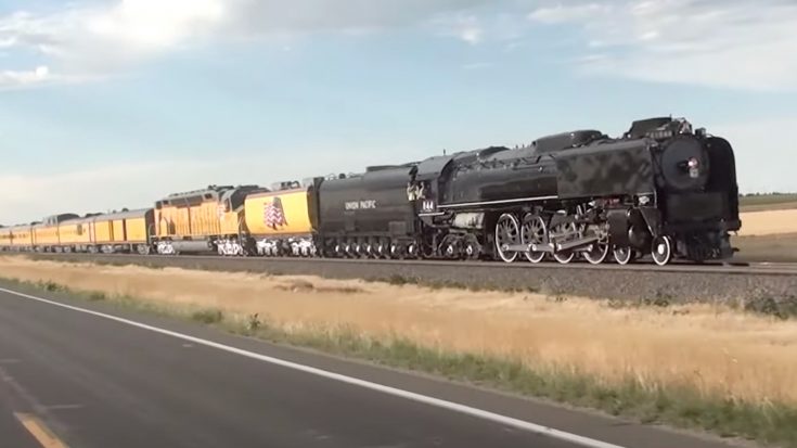 Pacing UP #844 At Speed | Train Fanatics Videos